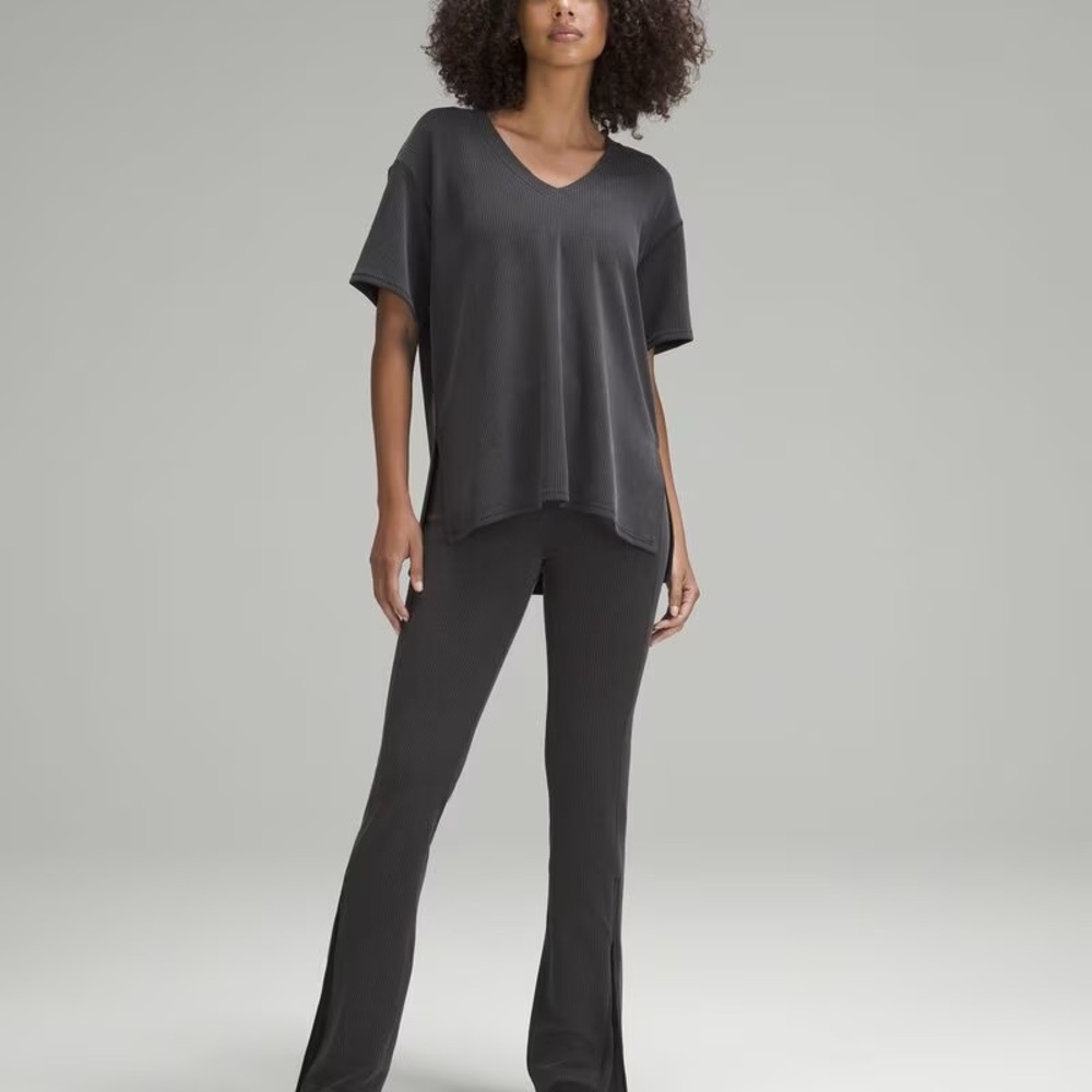 Lululemon Ribbed Softstreme Relaxed-Fit T-Shirt - size 8